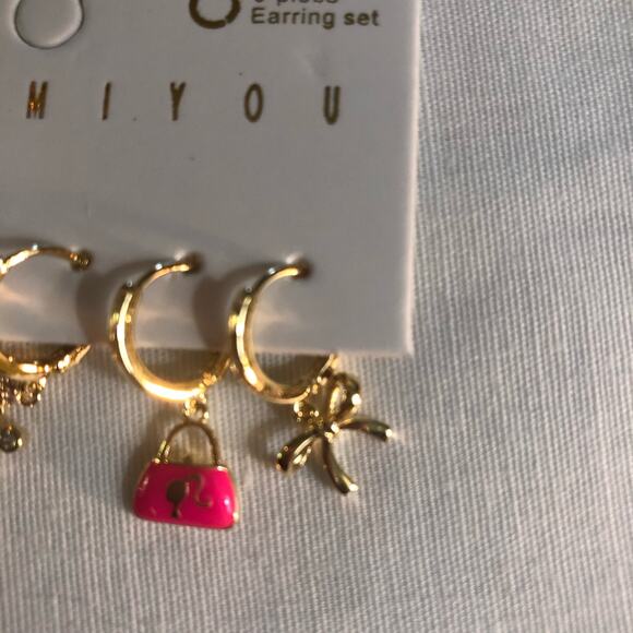 14k Gold Plated collection of 6 Barbie Earrings - Picture 3 of 6